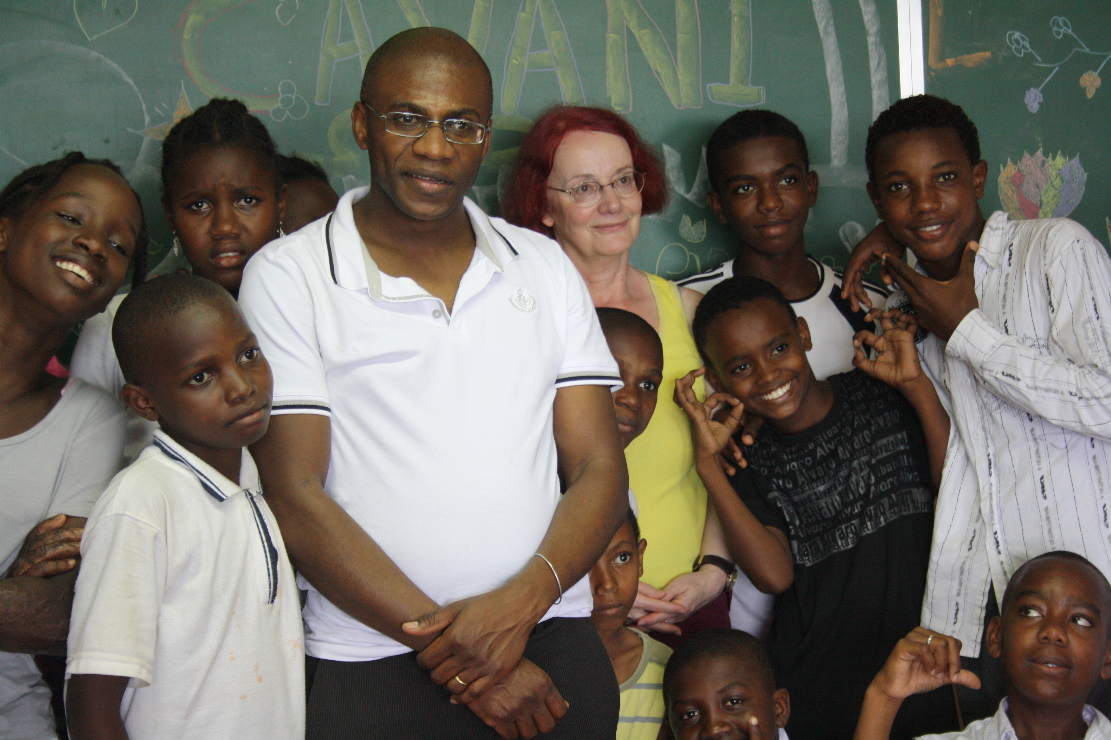 Mayotte, dans une classe, avec le poète mahorais Nassuf Djailani, 2